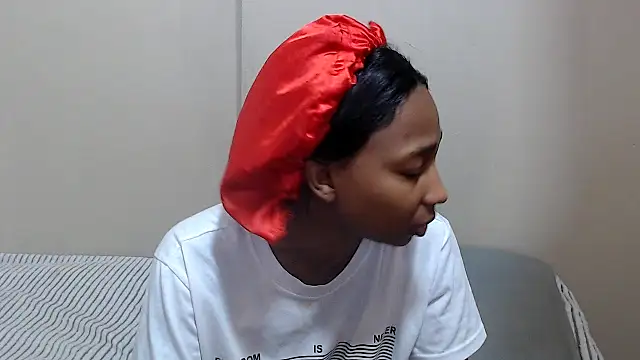 ExtraDoll online show from 02/24/26, 10:02