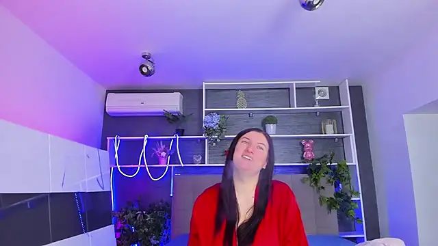 StephieRousee online show from 04/18/26, 05:33