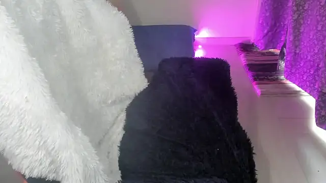 Snapshot of Tannushree chatting on 06/12/26, 06:34 Tannushree online show from 06/12/26, 06:34