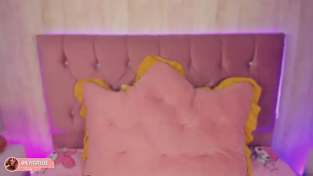 alyy cut3 online show from 03/26/26, 09:09