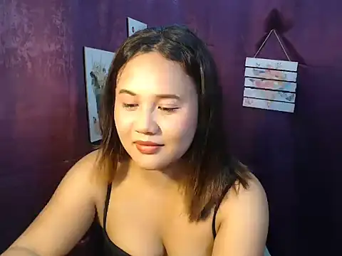 Snapshot of creamycarra chatting on 06/20/26, 09:23 creamycarra online show from 06/20/26, 09:23