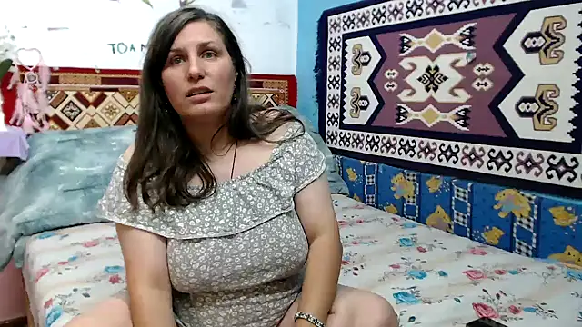 Snapshot of Adelinemilf chatting on 07/27/26, 01:40 Adelinemilf online show from 07/27/26, 01:40