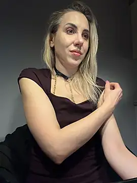 ElenaWhitmore online show from 03/13/26, 11:33