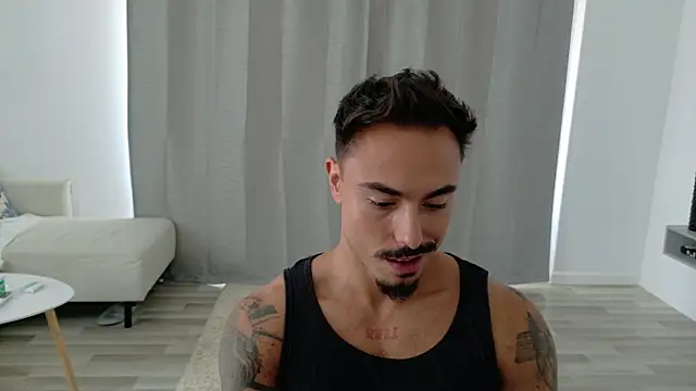 Snapshot of Master_Lukas chatting on 07/12/26, 10:39 Master Lukas online show from 07/12/26, 10:39