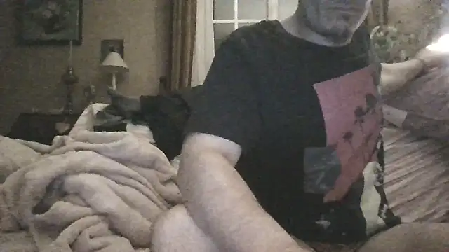 Snapshot of polo48725 chatting on 03/03/26, 01:45 polo48725 online show from 03/03/26, 01:45