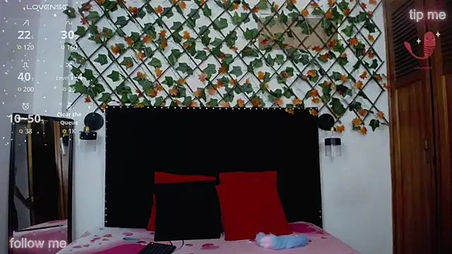 vsamanthaper1 online show from 03/10/26, 07:52