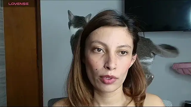 Sweet moon v  online show from 04/16/26, 11:51