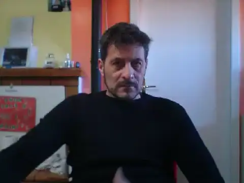 Snapshot of colosone chatting on 03/05/25, 03:18 colosone online show from 03/05/25, 03:18