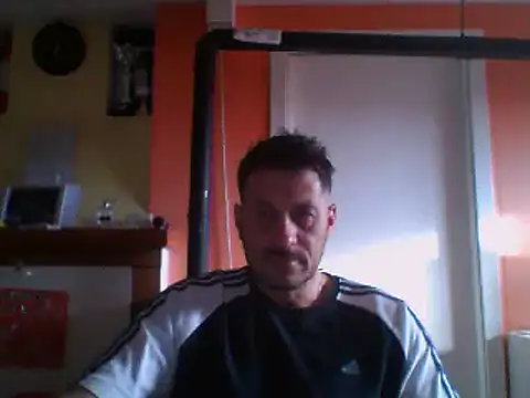 Snapshot of colosone chatting on 03/11/25, 06:53 colosone online show from 03/11/25, 06:53