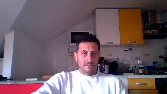 Snapshot of colosone chatting on 10/18/25, 09:10 colosone online show from 10/18/25, 09:10