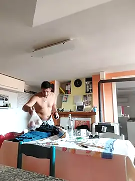 Snapshot of colosone chatting on 10/20/25, 10:27 colosone online show from 10/20/25, 10:27