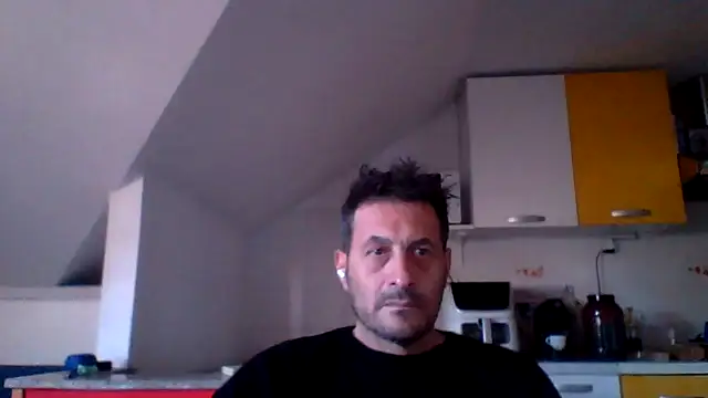 Snapshot of colosone chatting on 10/22/25, 08:58 colosone online show from 10/22/25, 08:58