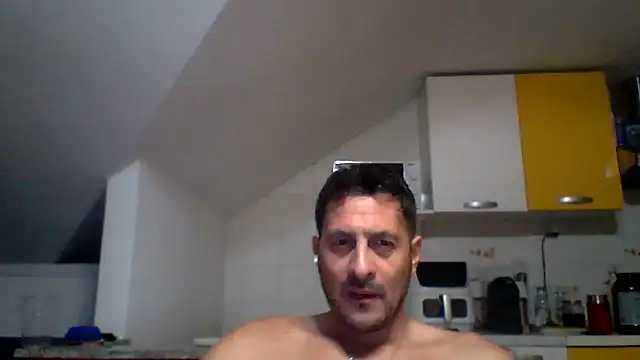 Snapshot of colosone chatting on 11/02/25, 07:49 colosone online show from 11/02/25, 07:49