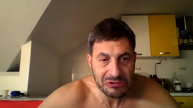 Snapshot of colosone chatting on 11/06/25, 06:47 colosone online show from 11/06/25, 06:47