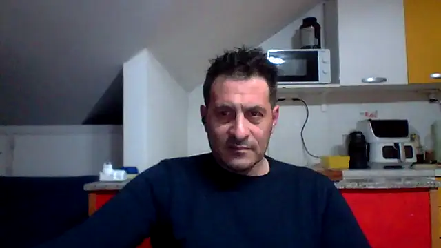 Snapshot of colosone chatting on 03/04/26, 08:26 colosone online show from 03/04/26, 08:26