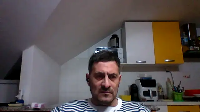 Snapshot of colosone chatting on 03/10/26, 09:53 colosone online show from 03/10/26, 09:53