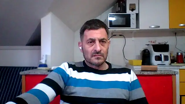 Snapshot of colosone chatting on 04/03/26, 04:16 colosone online show from 04/03/26, 04:16