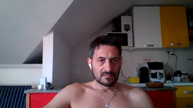 Snapshot of colosone chatting on 04/20/26, 08:17 colosone online show from 04/20/26, 08:17