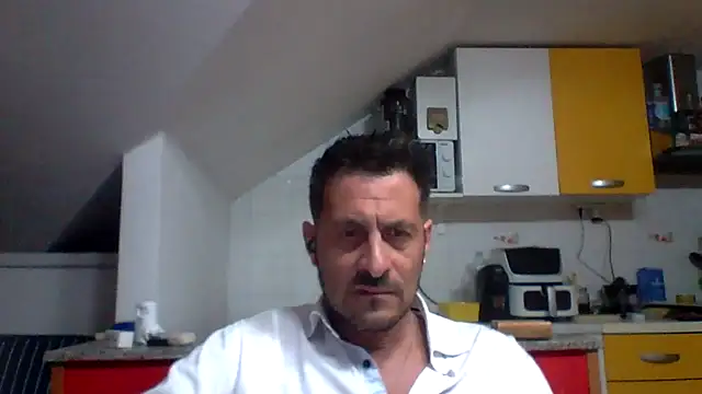 Snapshot of colosone chatting on 05/02/26, 10:59 colosone online show from 05/02/26, 10:59