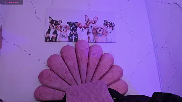 Snapshot of Violett_hott_ chatting on 01/07/26, 12:51 Violett hott online show from 01/07/26, 12:51