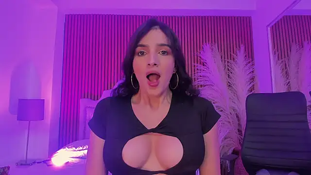 Violett hott  online show from 02/02/26, 12:37