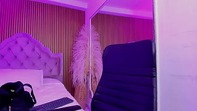 Violett hott  online show from 03/10/26, 12:32