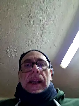 viaggiatoreblu5 online show from 01/12/26, 02:17