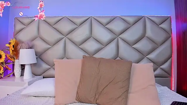 Snapshot of Katherine_Morphi chatting on 01/13/26, 12:32 Katherine Morphi online show from 01/13/26, 12:32