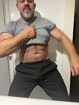 Snapshot of wolfbucker chatting on 01/15/26, 06:18 wolfbucker online show from 01/15/26, 06:18