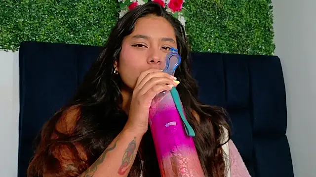 AnnaSmiles online show from 04/14/26, 09:43