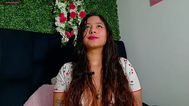 AnnaSmiles online show from 04/17/26, 06:11