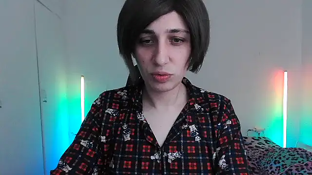 HoneyValentine online show from 03/18/26, 07:39