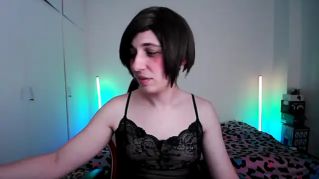 HoneyValentine online show from 04/24/26, 07:38