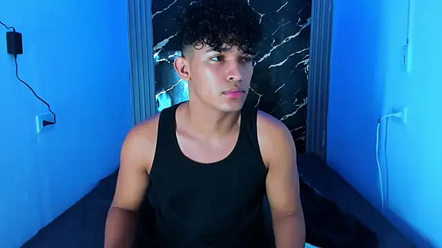 jamescurly00 online show from 02/05/26, 09:03