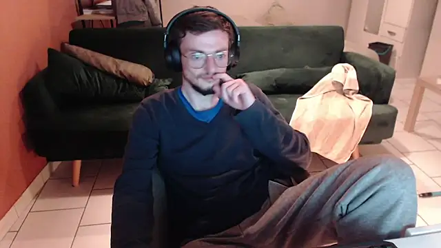 Snapshot of davidfrenchlove chatting on 02/15/26, 06:26 davidfrenchlove online show from 02/15/26, 06:26