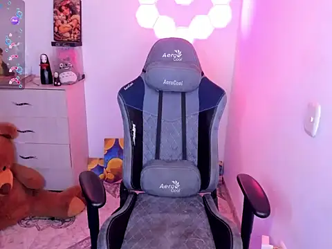 emillyaqua online show from 03/20/26, 10:14