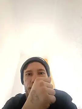 Snapshot of Andreas2335 chatting on 01/07/26, 09:56 Andreas2335 online show from 01/07/26, 09:56