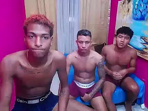 Snapshot of hugecock_black chatting on 01/14/26, 06:57 hugecock black online show from 01/14/26, 06:57