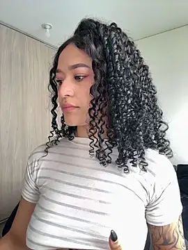 crystal dlun online show from 02/18/26, 03:08