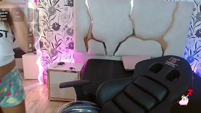 Livglow tay online show from 01/11/26, 01:10