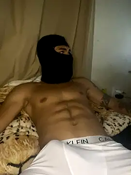 Snapshot of magneto01 chatting on 01/09/26, 02:36 magneto01 online show from 01/09/26, 02:36