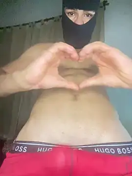 Snapshot of magneto01 chatting on 01/10/26, 03:52 magneto01 online show from 01/10/26, 03:52