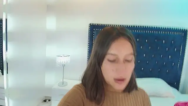 Snapshot of Cristal_and_luke chatting on 01/10/26, 03:19 Cristal and luke online show from 01/10/26, 03:19