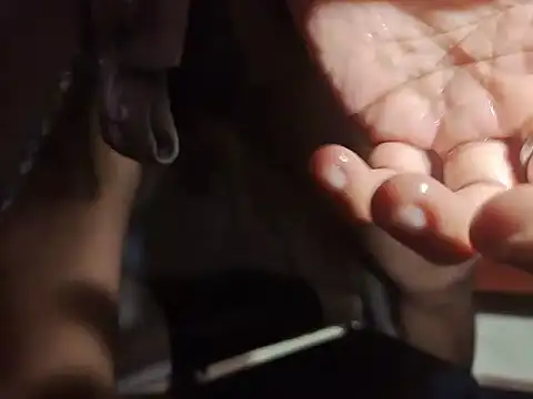 Snapshot of Love_Sweat5 chatting on 01/12/26, 07:02 Love Sweat5 online show from 01/12/26, 07:02