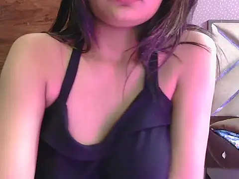 Snapshot of sweet_riyaaa chatting on 07/10/26, 04:31 sweet riyaaa online show from 07/10/26, 04:31