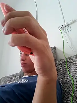 ofjuliaa online show from 02/19/26, 07:43