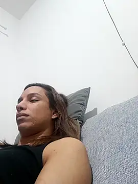 ofjuliaa online show from 04/27/26, 08:18
