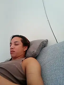ofjuliaa online show from 04/29/26, 02:43