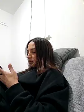 ofjuliaa online show from 05/19/26, 02:07