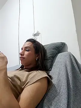 Snapshot of ofjuliaa chatting on 06/28/26, 02:06 ofjuliaa online show from 06/28/26, 02:06
